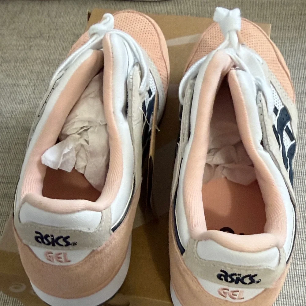 ASICS Peach and Black Athletic Shoes Gel-Lyte OG - Picture 5 of 6